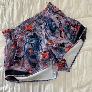 Lululemon High Rise Hottie Hot Shorts 2.5”